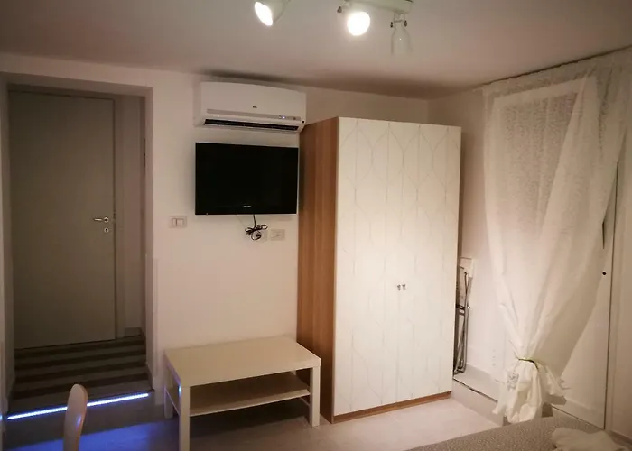 Simply House In 2 Apartament Bari